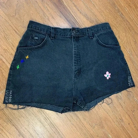 Vintage Lee reworked hand embroidered black denim jean cut off high waist shorts - Picture 1 of 13